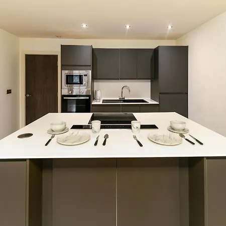 K Suites - 331 Conditioning House Holiday home