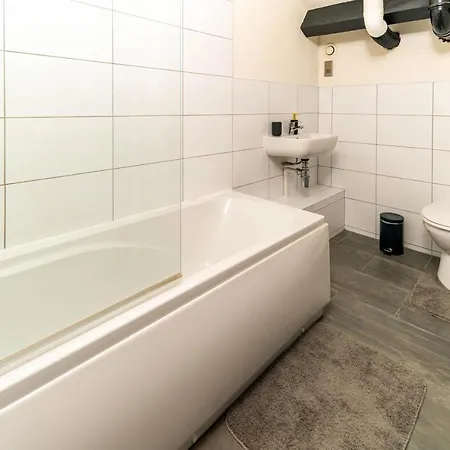 K Suites - 331 Conditioning House Holiday home